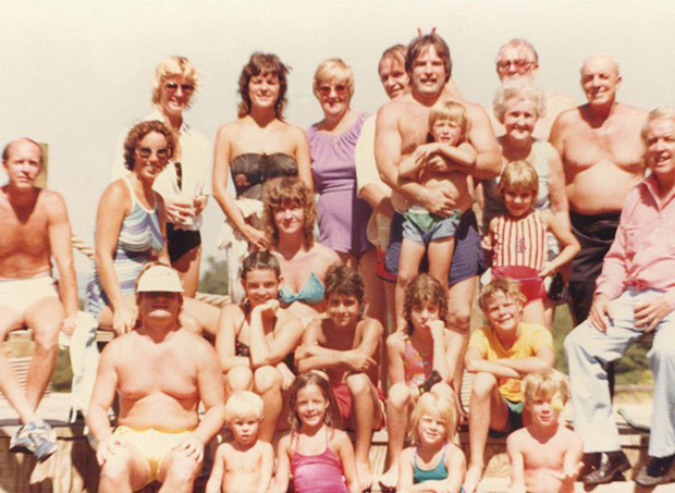 Family Reunion 1983, Poolside